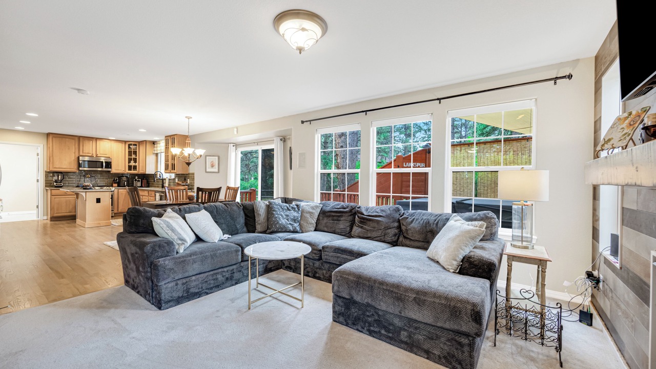 Photo of Livingroom in Larkspur