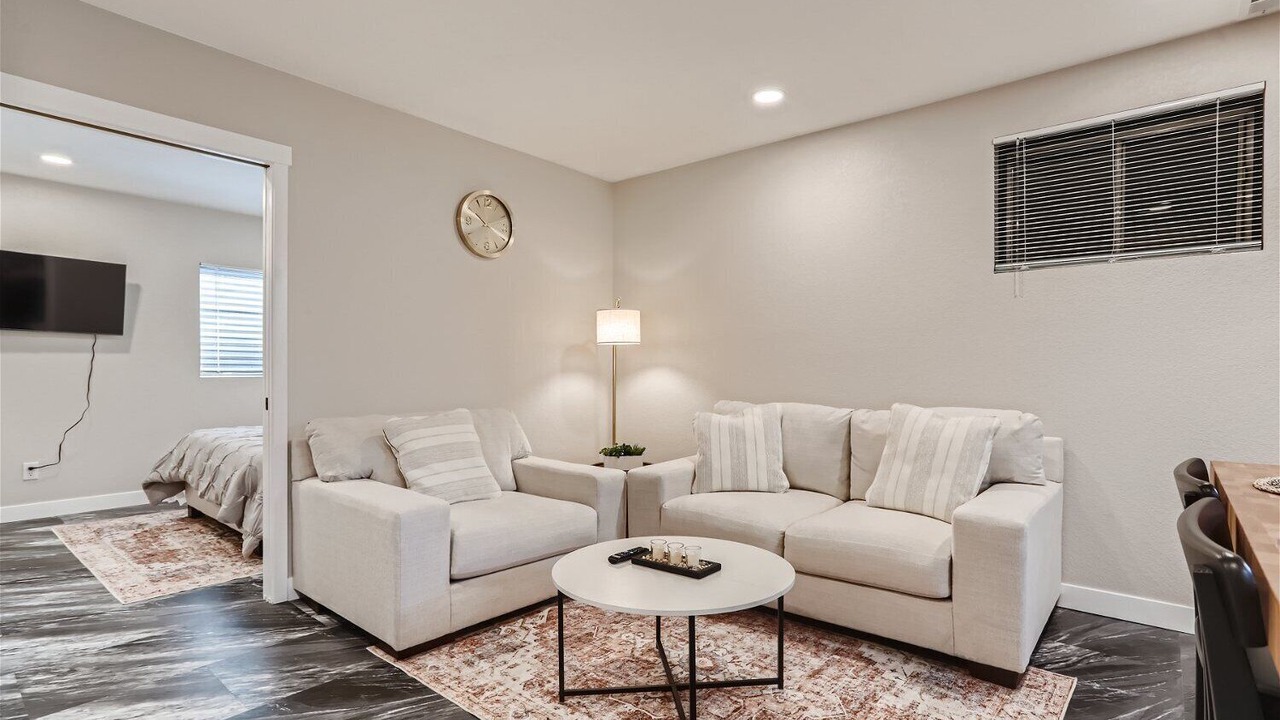Photo of Livingroom in Aurora