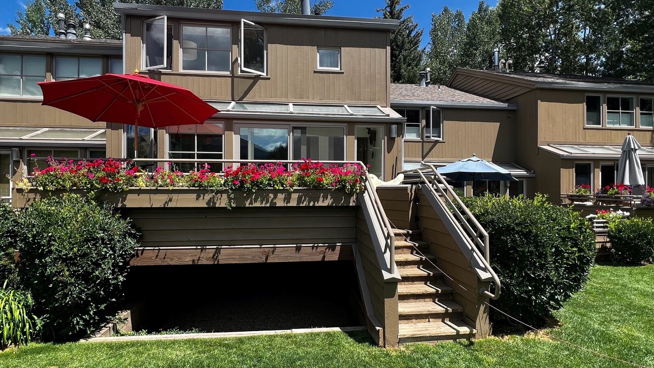 Photo of Outdoor in West End