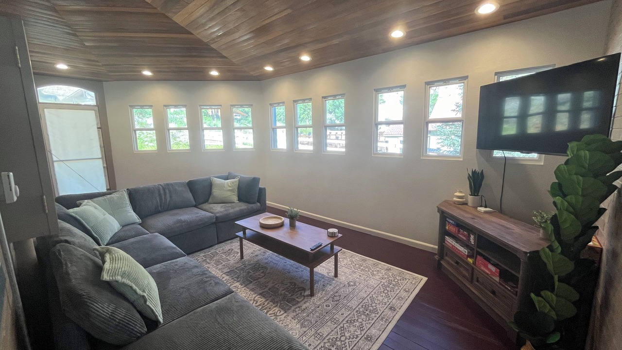 Photo of Livingroom in Lake City