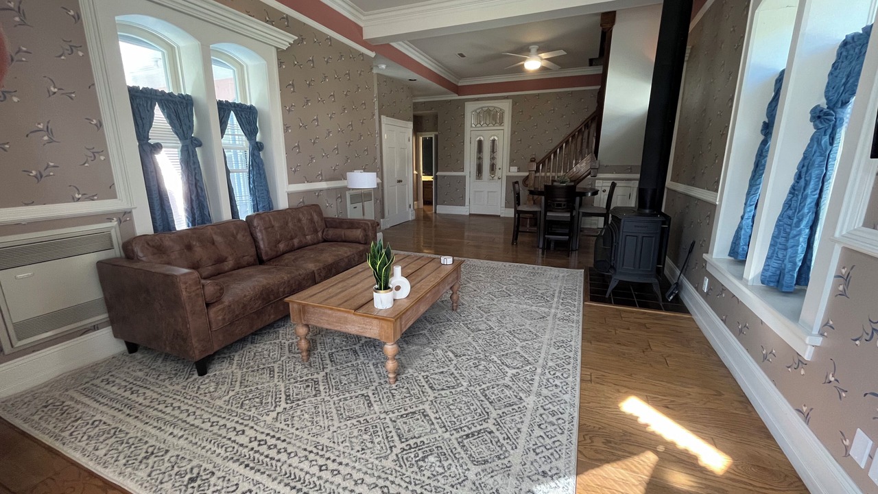 Photo of Livingroom in Lake City