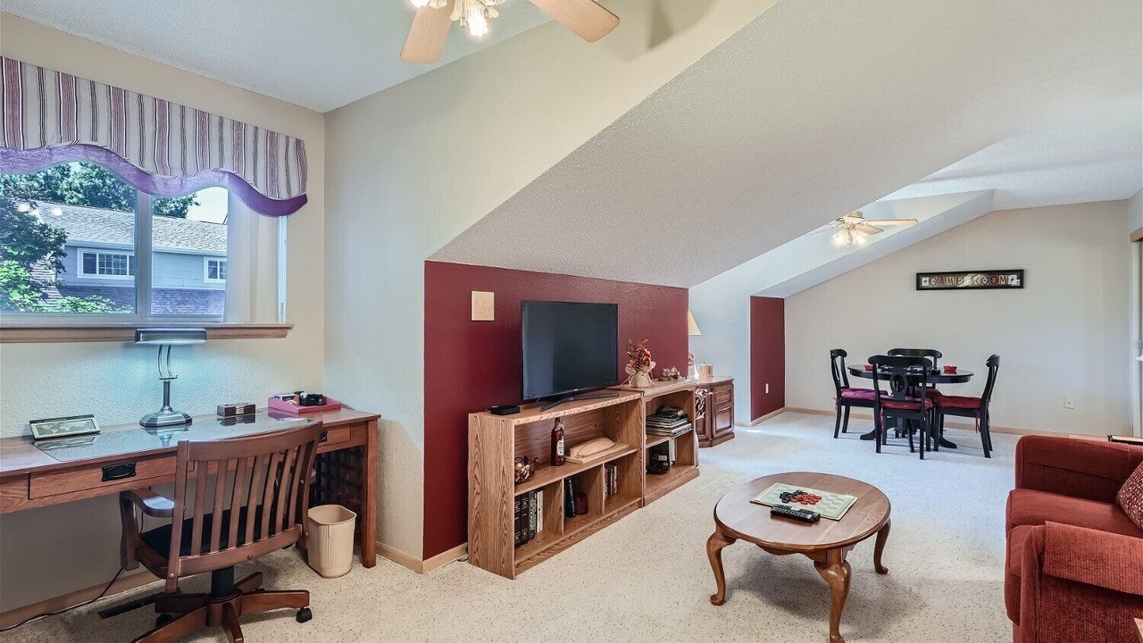 Photo of Livingroom in Ken Caryl