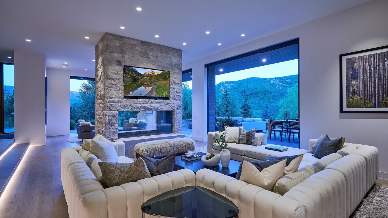 Photo of Livingroom in Brush Creek Village