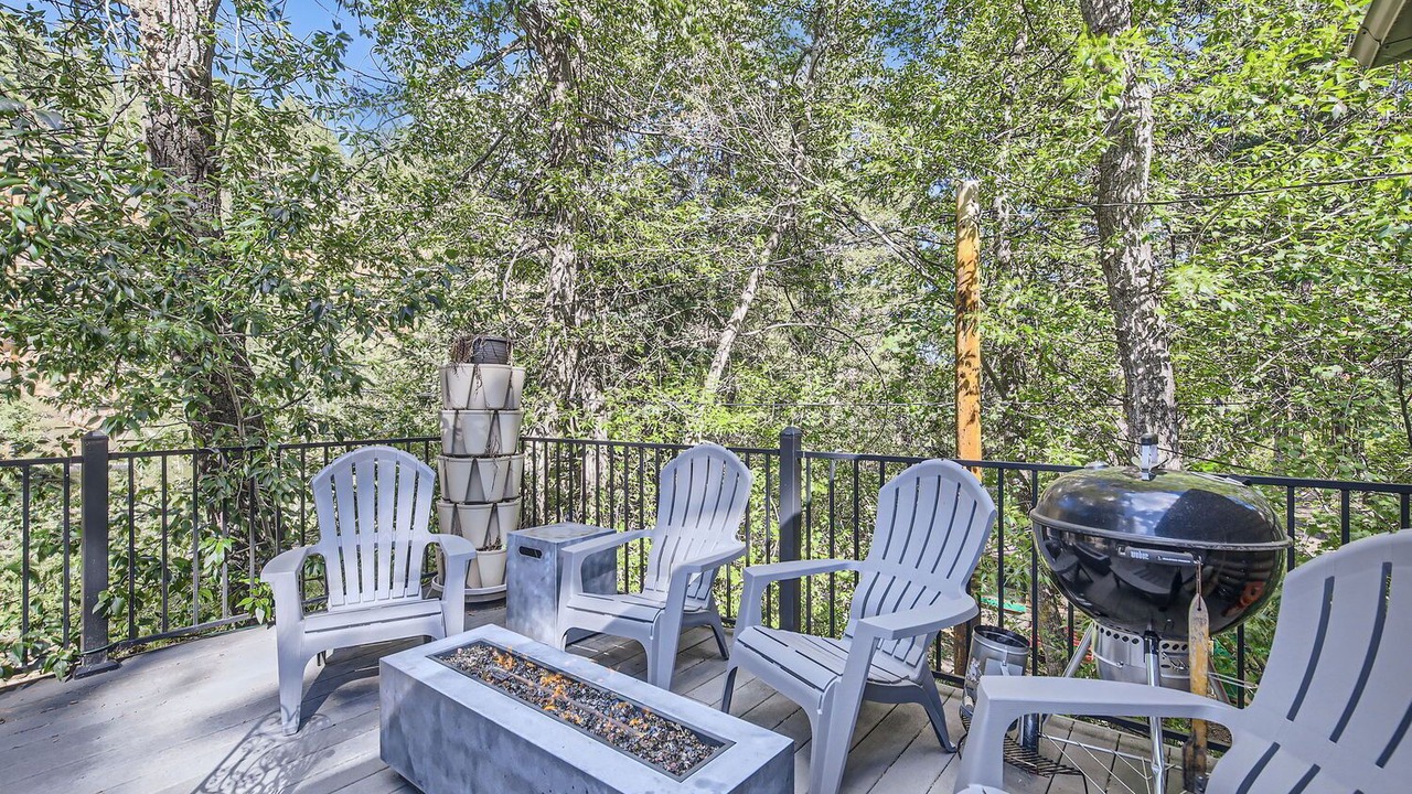Photo of Outdoor in Lyons