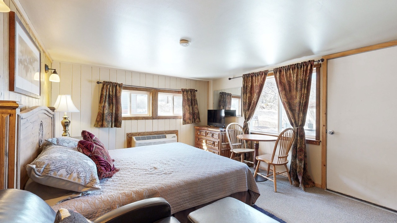 Photo of Bedroom in Naturita