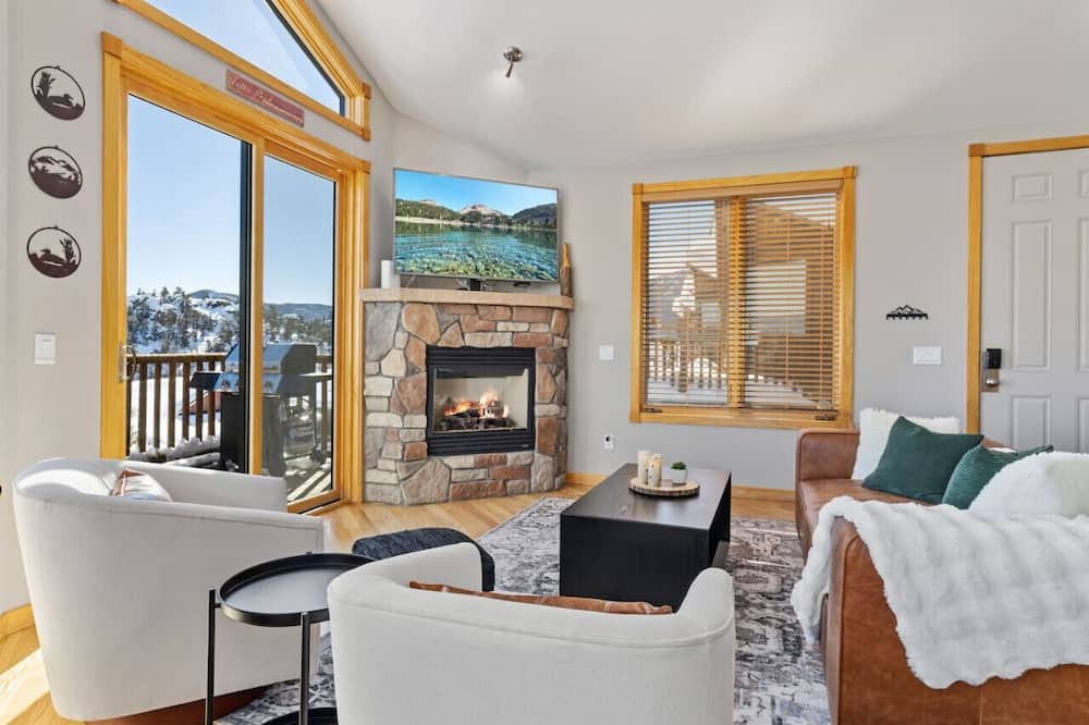 Photo of Livingroom in Estes Park