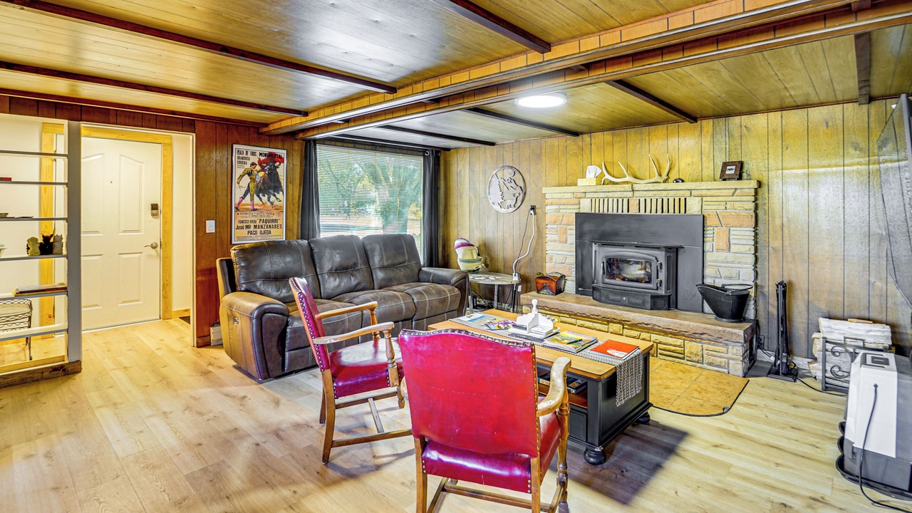 Photo of Livingroom in Marvel