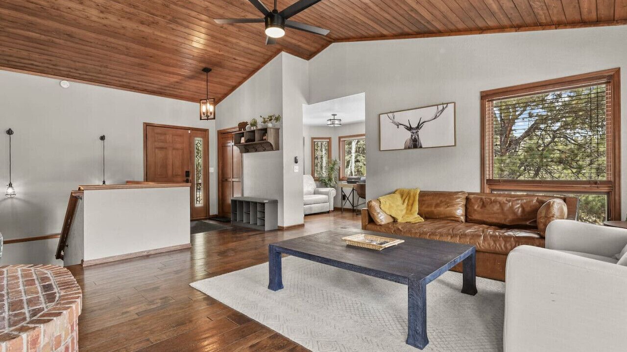 Photo of Livingroom in Woodland Park