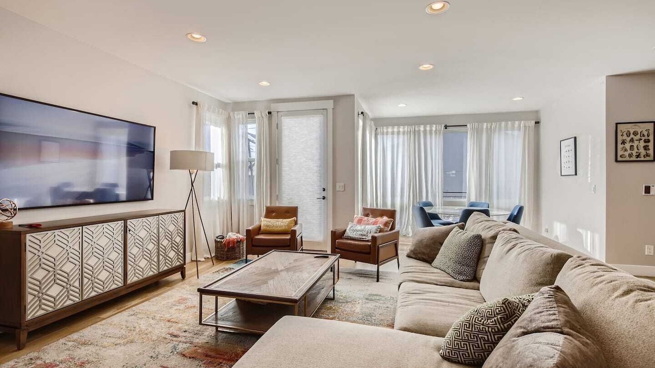 Photo of Livingroom in Sloan Lake