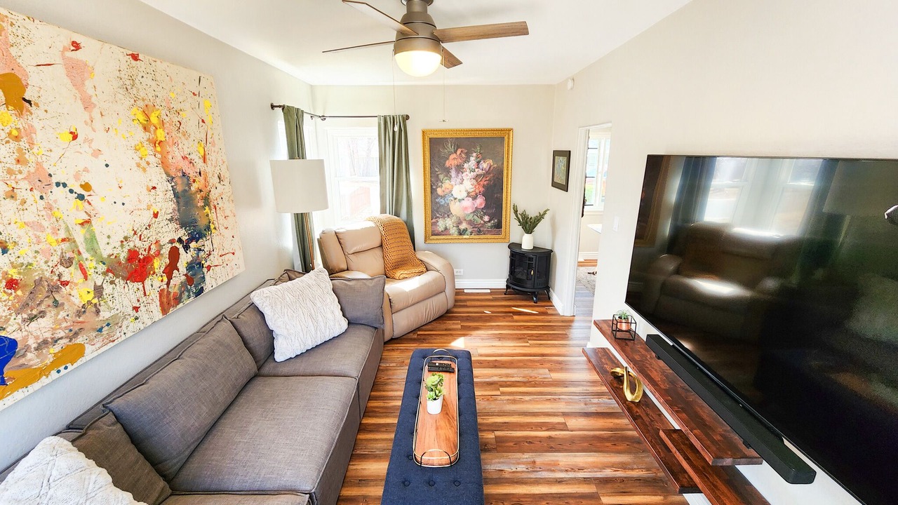 Photo of Livingroom in Englewood