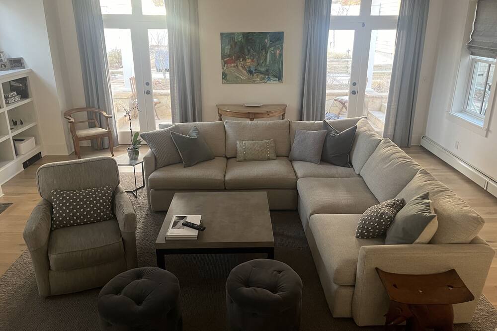 Photo of Livingroom in Newlands