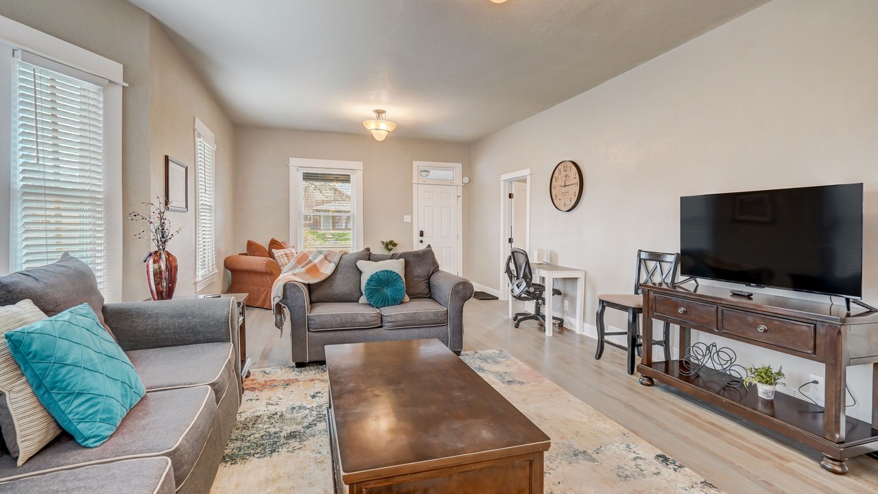 Photo of Livingroom in Northside