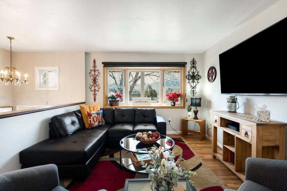 Photo of Livingroom in Security-Widefield