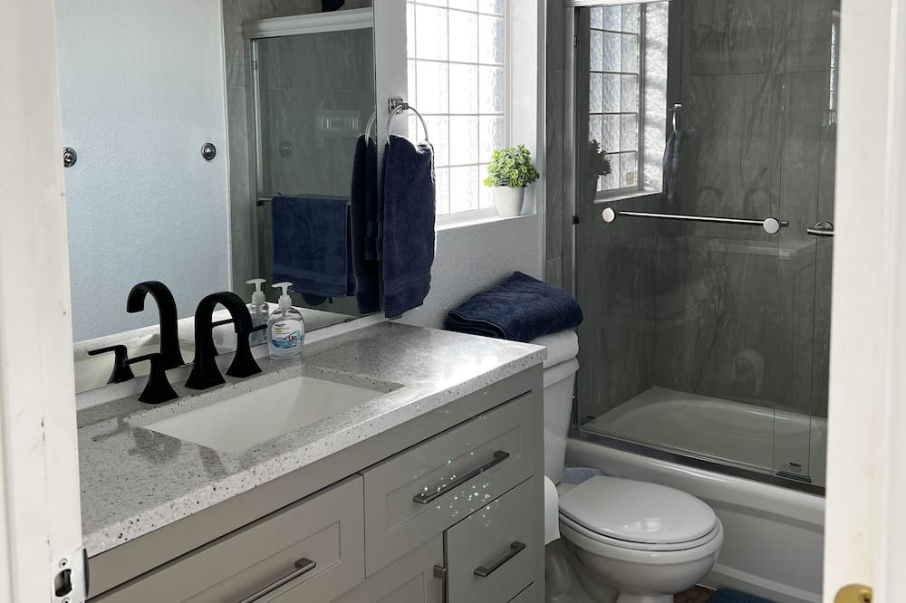 Photo of Bathroom in Green Valley Ranch