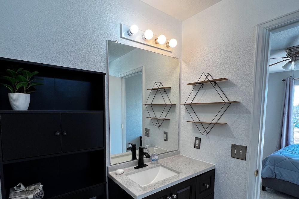Photo of Bathroom in Green Valley Ranch