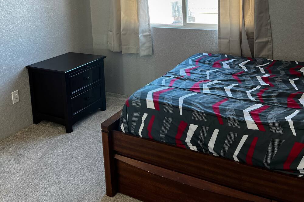 Photo of Bedroom in Green Valley Ranch