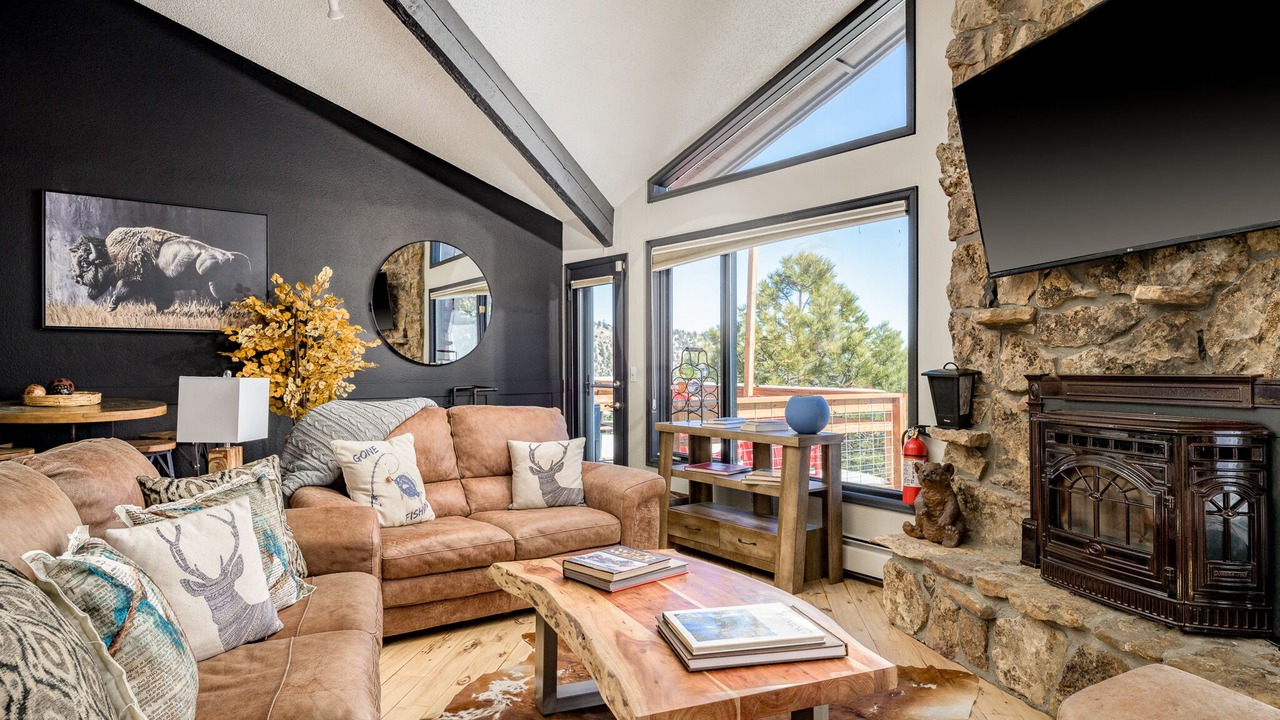 Photo of Livingroom in Evergreen
