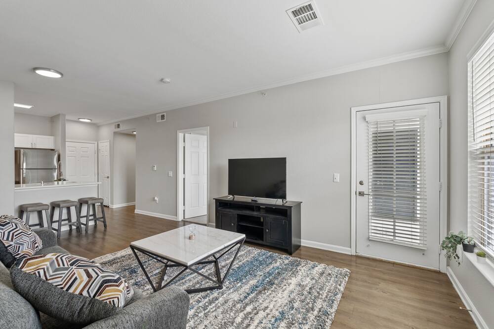 Photo of Livingroom in Englewood