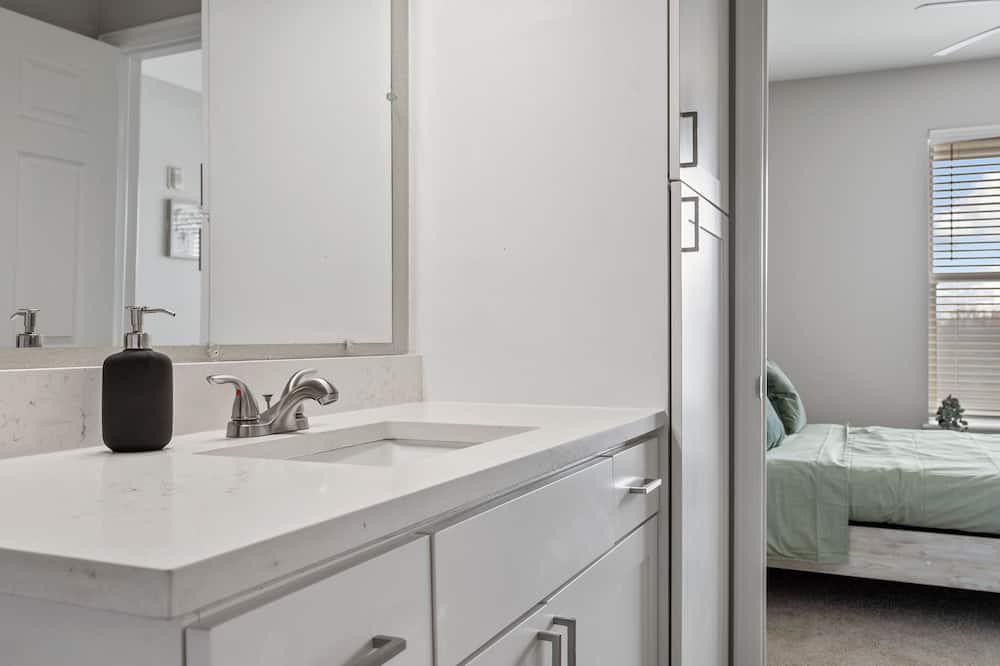 Photo of Bathroom in Englewood