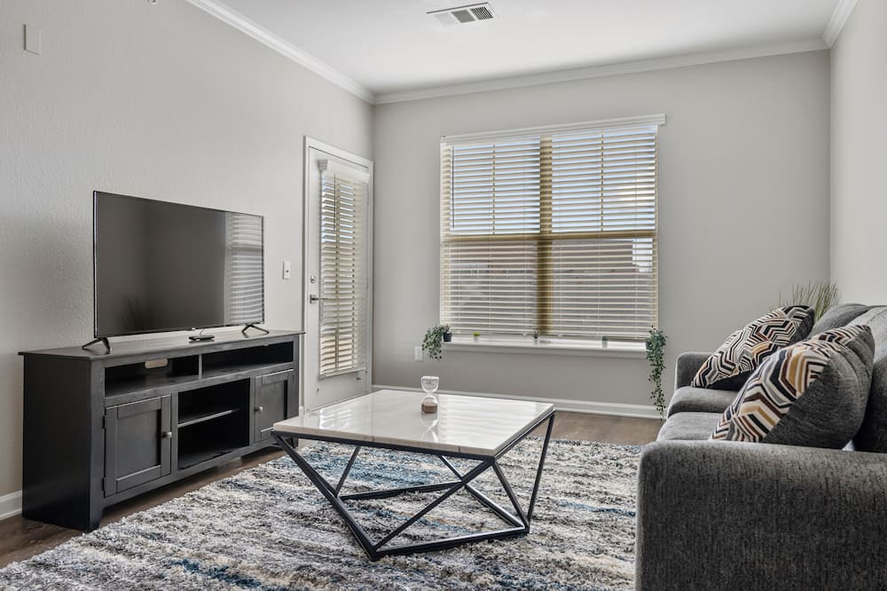 Photo of Livingroom in Englewood