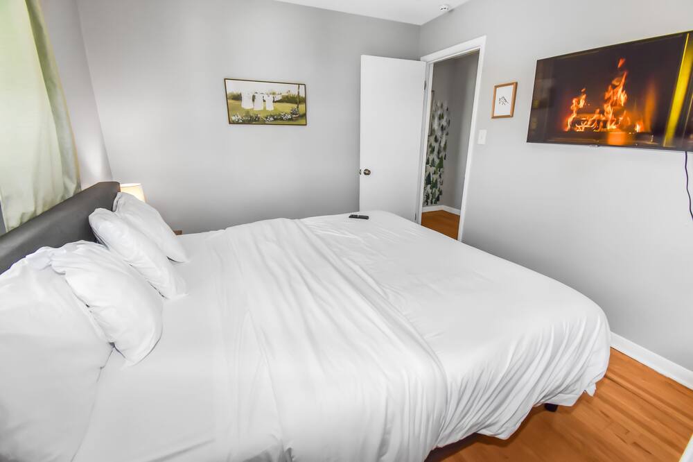 Photo of Bedroom in North Park Hill