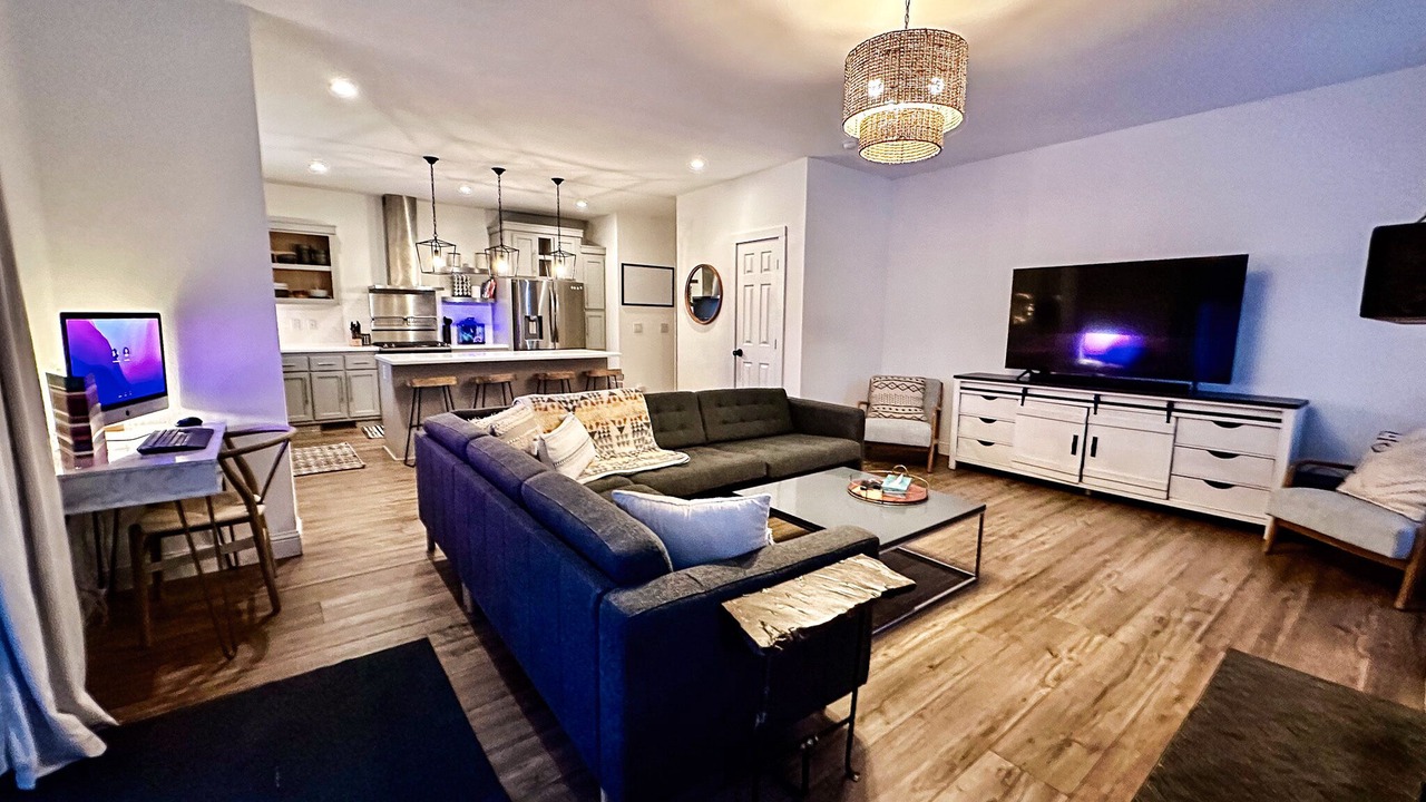 Photo of Livingroom in Summit Cove