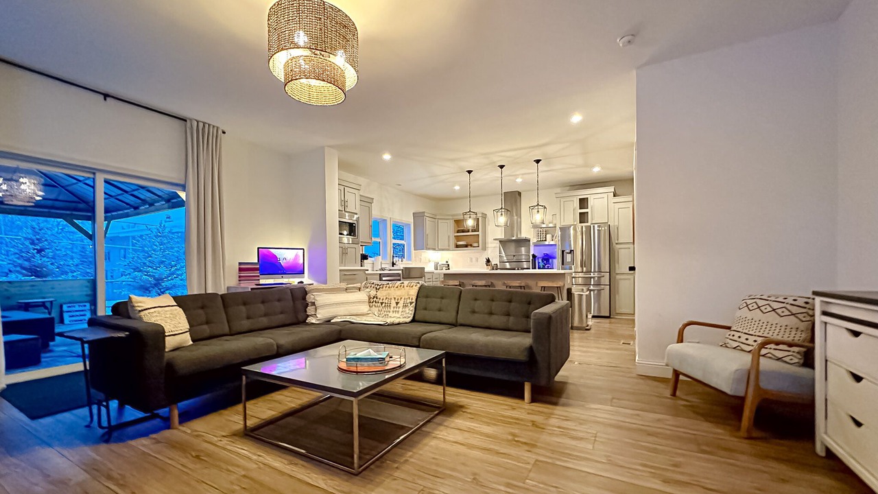 Photo of Livingroom in Summit Cove