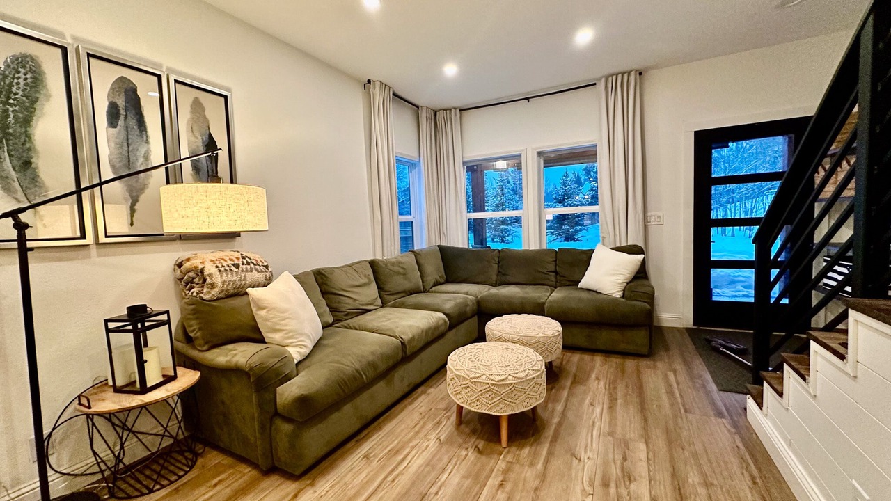 Photo of Livingroom in Summit Cove