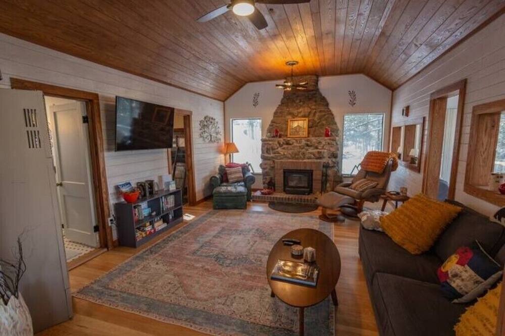 Photo of Livingroom in Coal Creek
