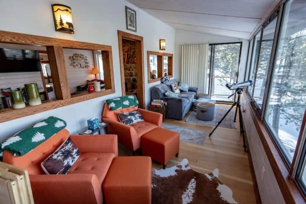 Photo of Livingroom in Coal Creek