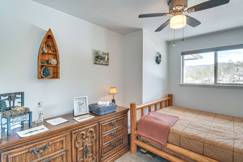 Photo of Bedroom in Pine