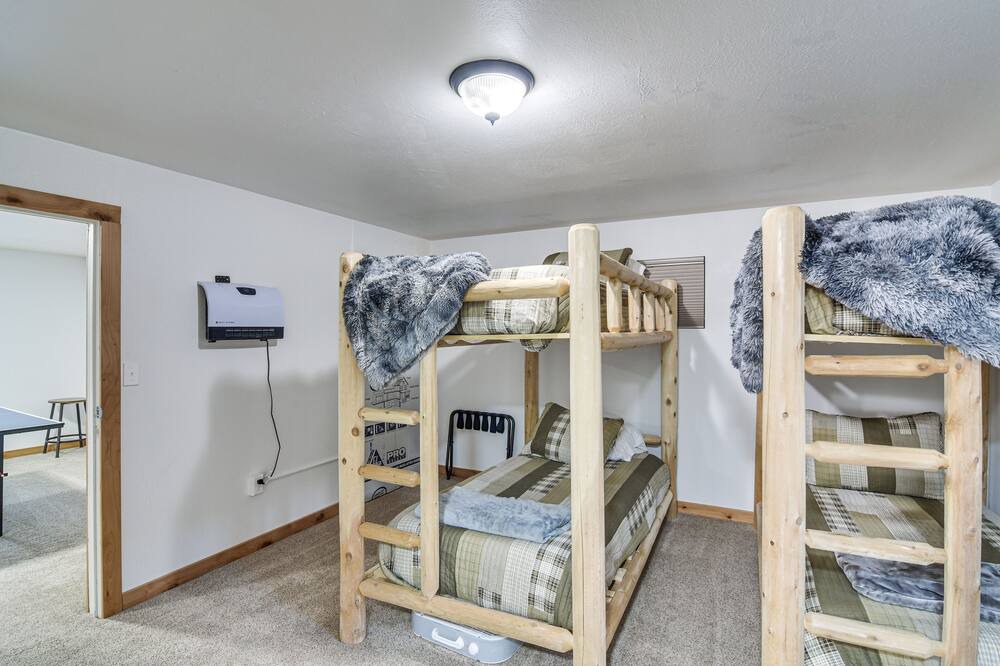Photo of Bedroom in Pine