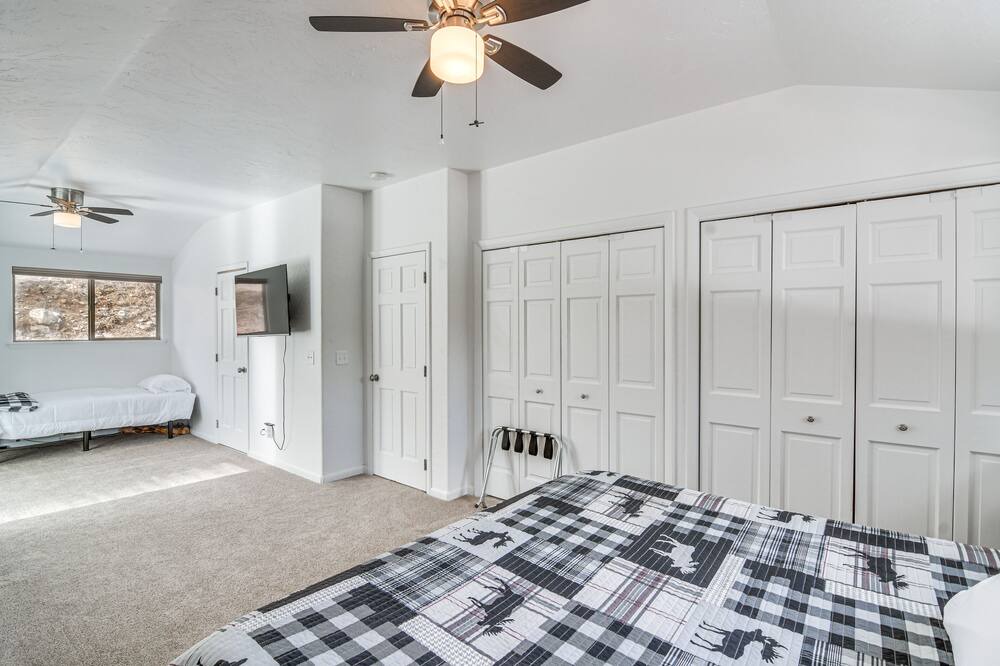 Photo of Bedroom in Pine
