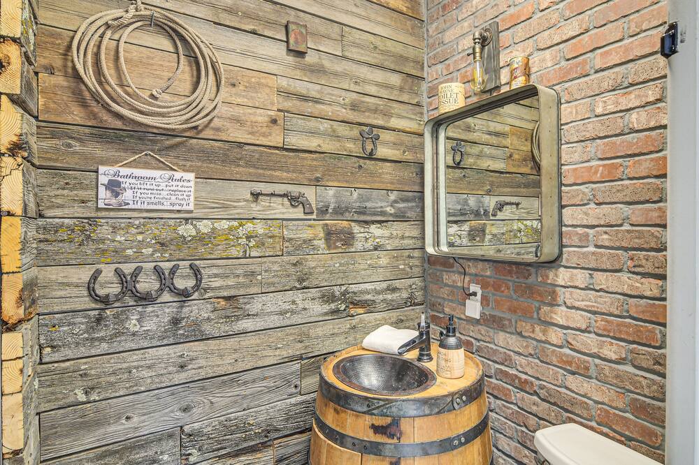 Photo of Bathroom in Pine