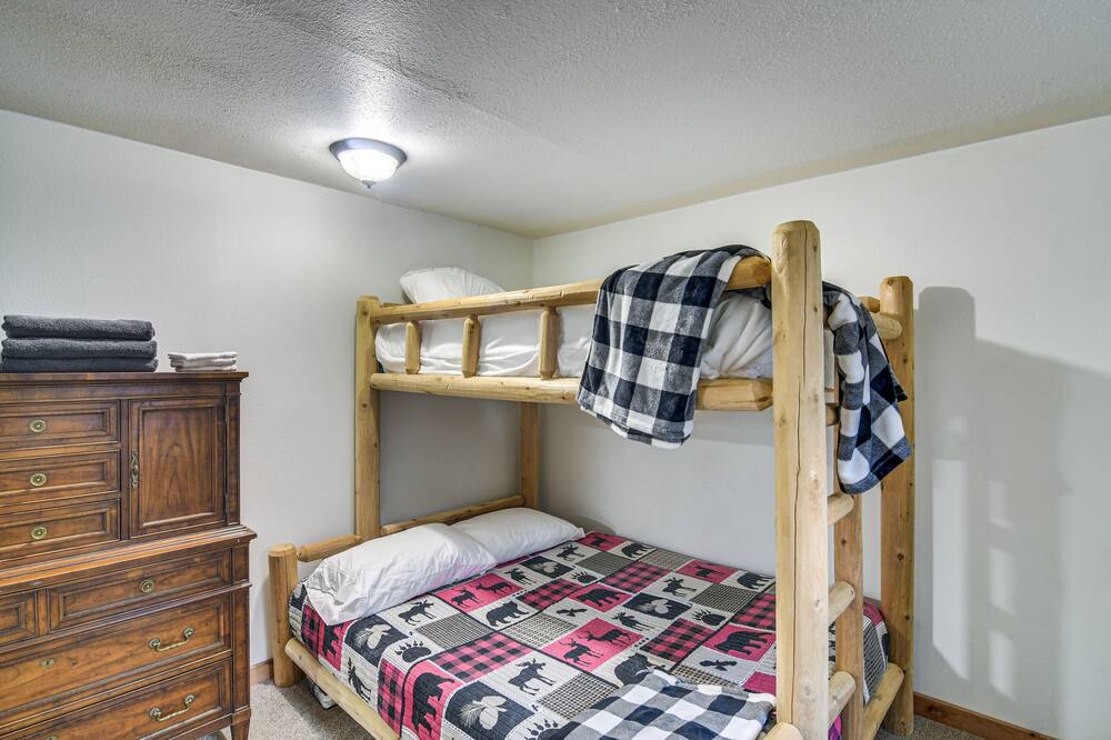 Photo of Bedroom in Pine