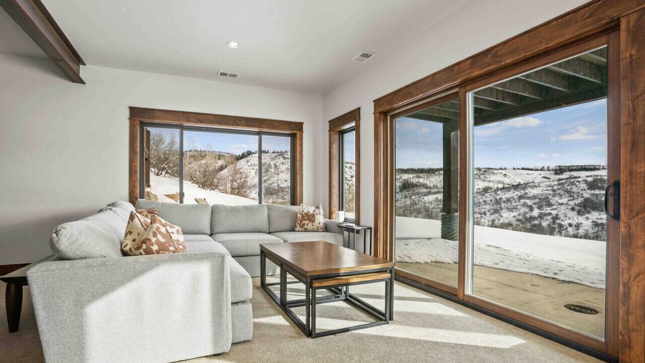 Photo of Livingroom in Clark