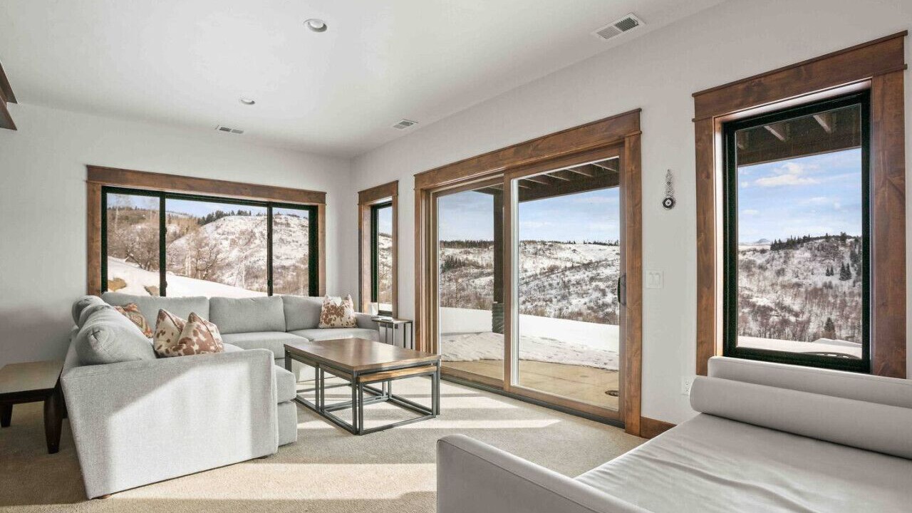 Photo of Livingroom in Clark