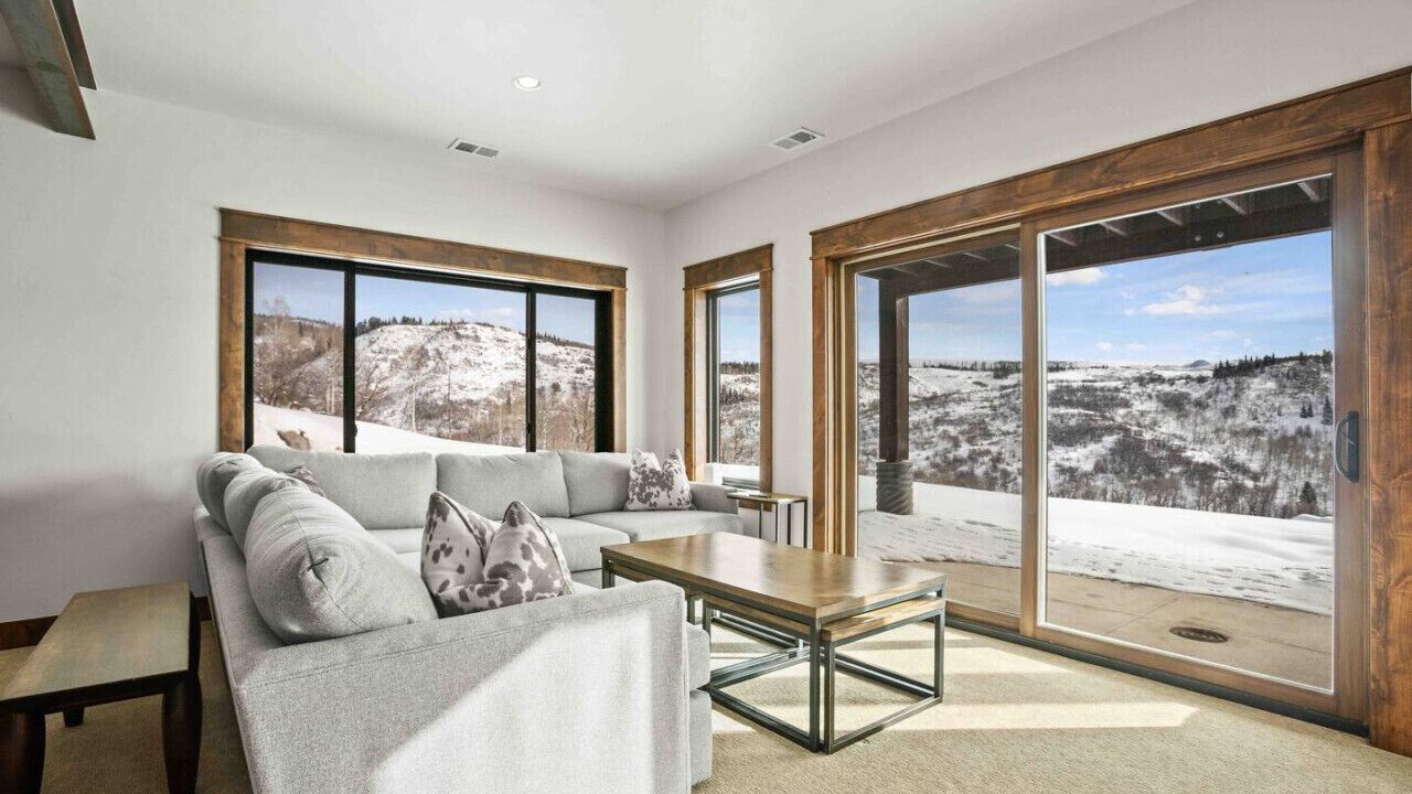 Photo of Livingroom in Clark