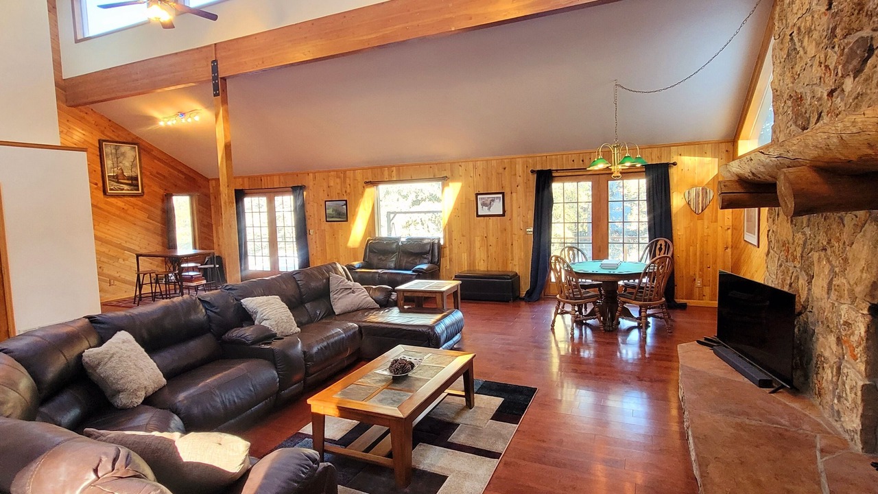 Photo of Livingroom in Pine