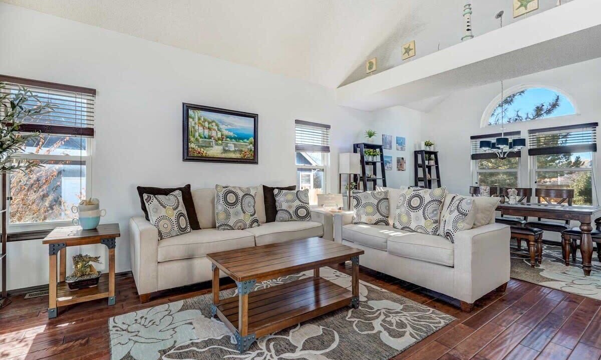 Photo of Livingroom in Northeast Colorado Springs