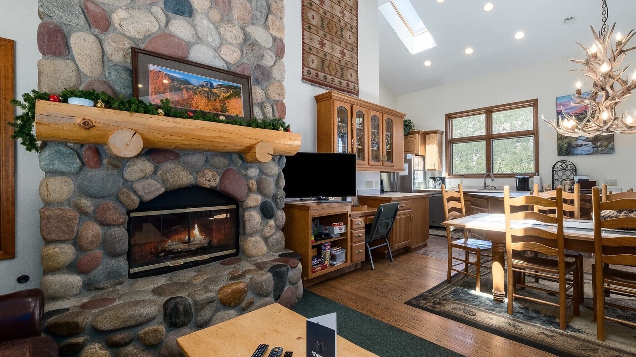 Photo of Livingroom in Aspen Brook