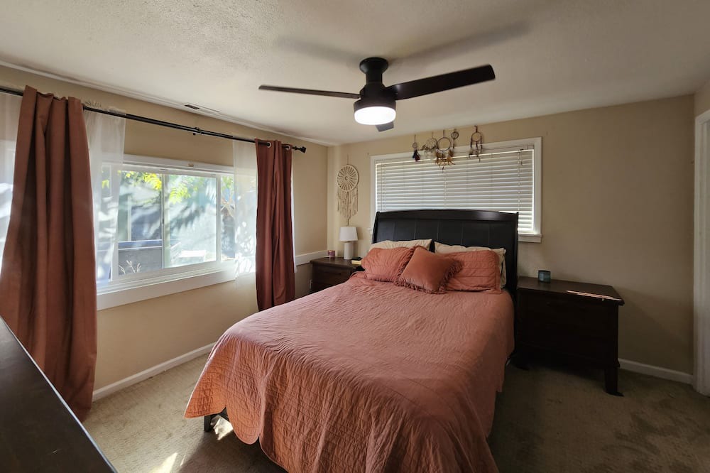 Photo of Bedroom in Wheat Ridge