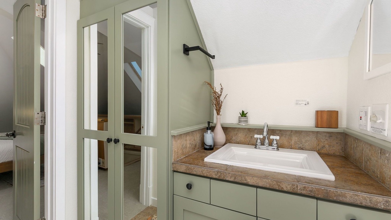 Photo of Bathroom in Martinez Park