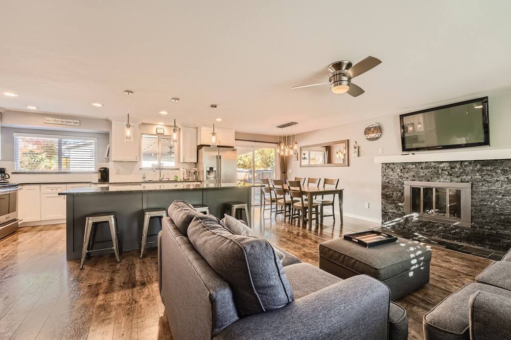 Photo of Livingroom in Lakewood