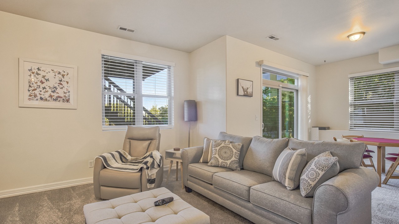 Photo of Livingroom in Southwest Colorado Springs