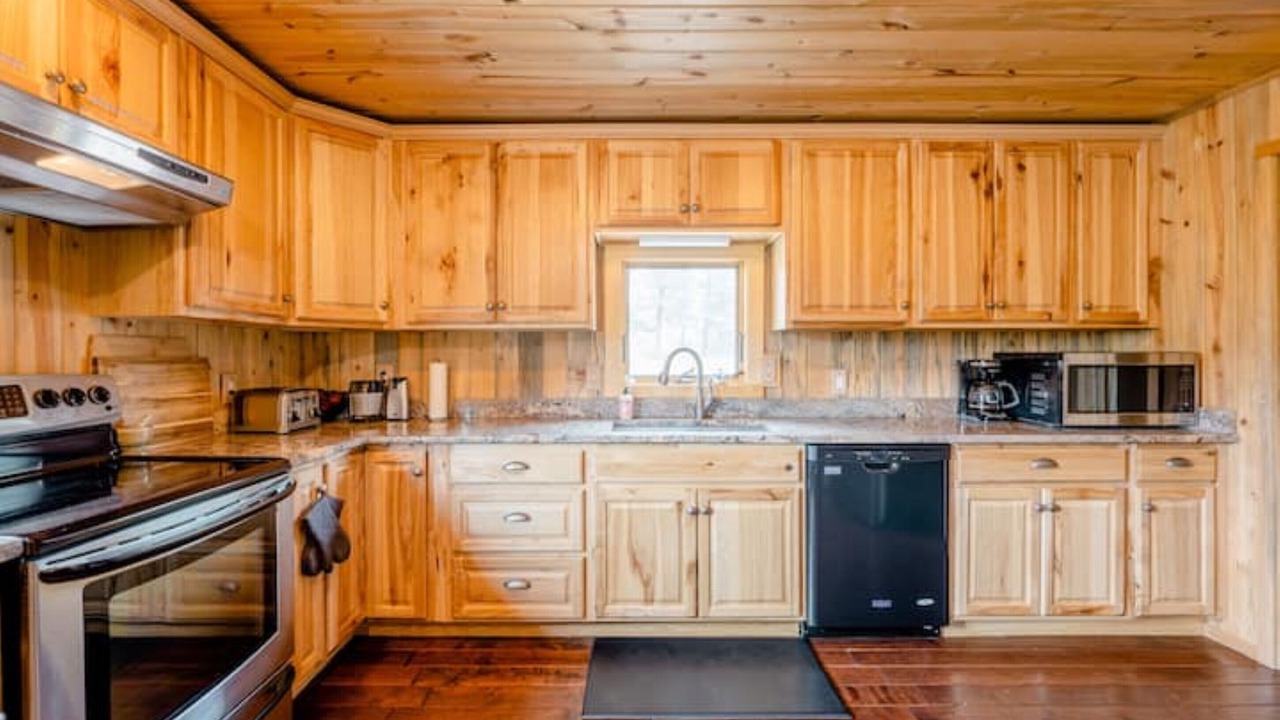 Photo of Kitchen in Coal Creek Canyon