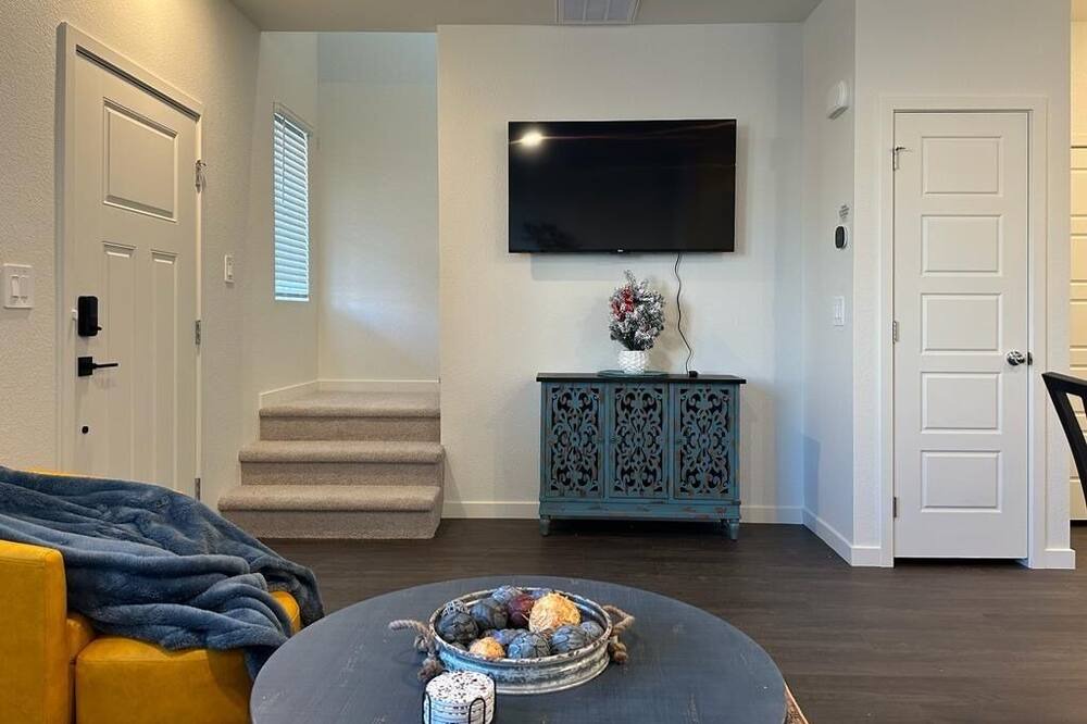 Photo of Livingroom in Johnstown