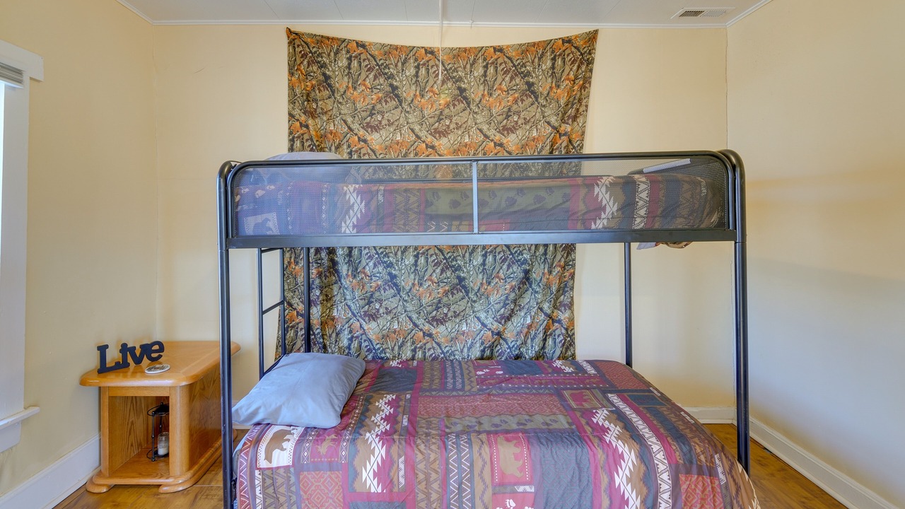 Photo of Bedroom in Del Norte