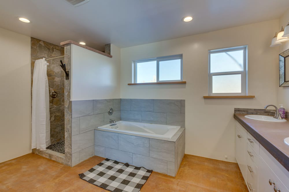 Photo of Bathroom in Antonito