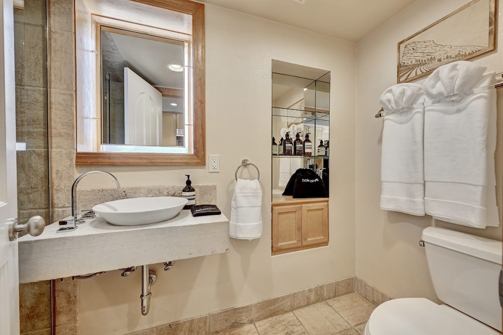 Photo of Bathroom in Kerr Gulch